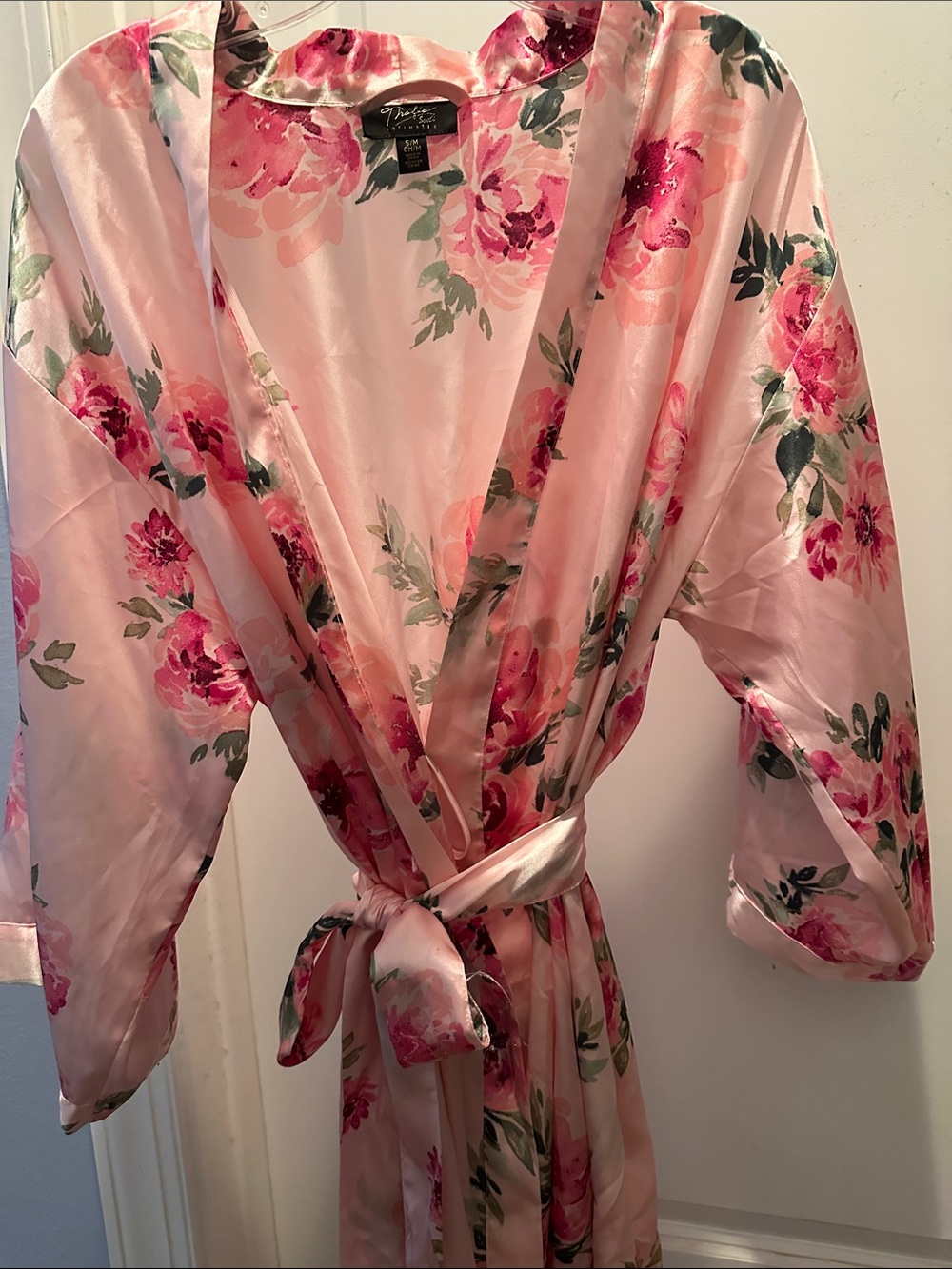 Thalia Sodi Pink Floral Satin Robe with Green Leaf Print